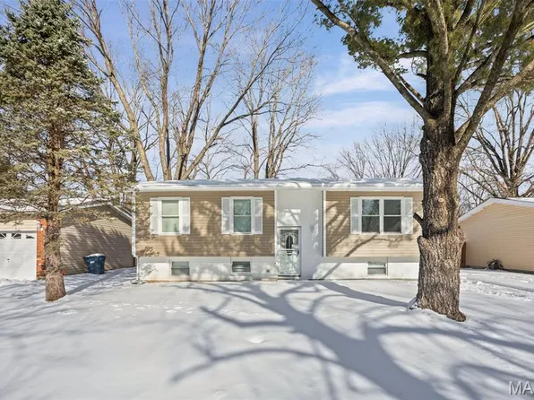 28 Fox Meadow Ln, Cahokia, IL 62206