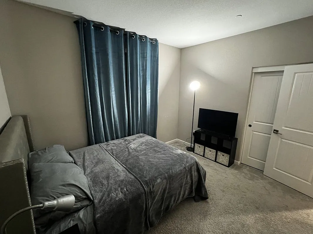 1 bed, 1.0 bath, 130 sqft, $1,250 — Photo 2