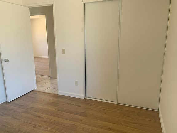 3rd image of 3207 N Edgemont Ct