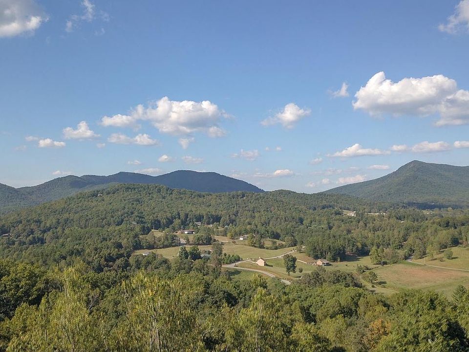 1st image of 17 Wildwood Brook