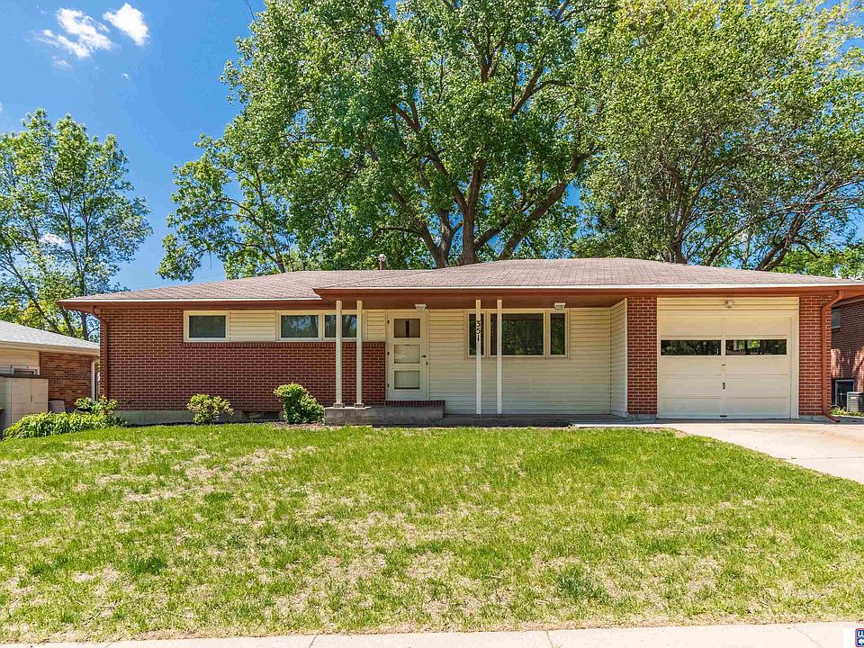 1st image of 351 Jeffery Dr