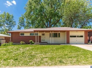 351 Jeffery Dr, Lincoln, NE 68505