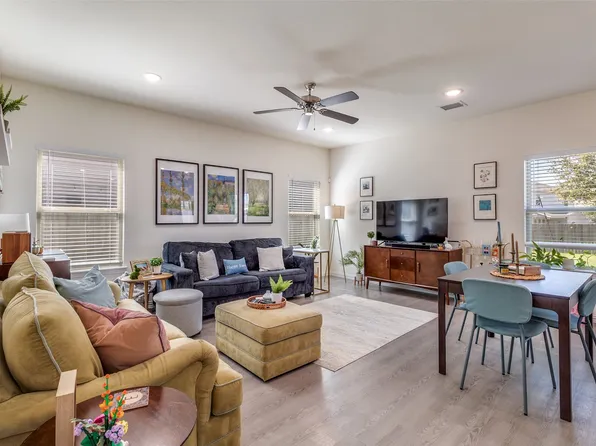 4930 Ben Casey Ct, Dallas, TX 75227