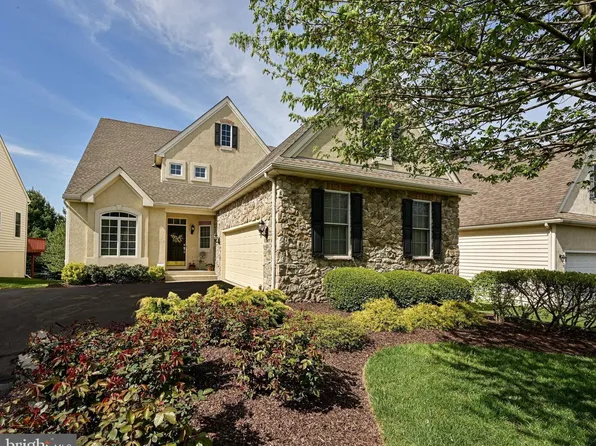 351 Carlisle Dr, Avondale, PA 19311