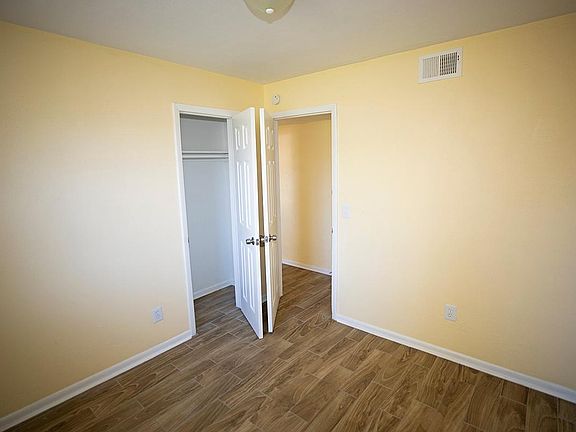 4th image of 849 30th St W #2