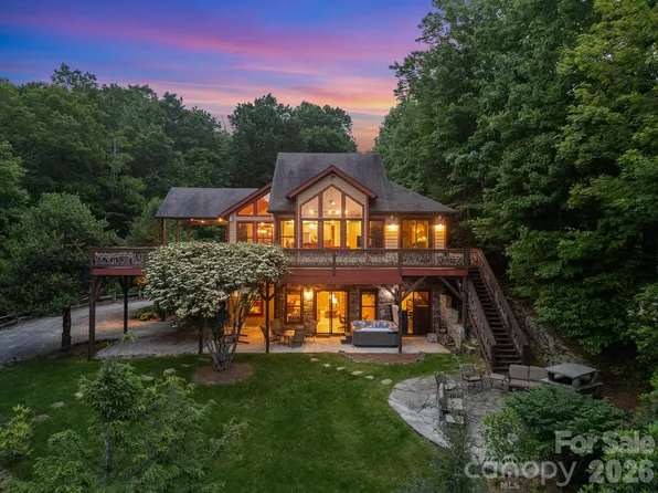 300 Fallsview Dr, Lake Toxaway, NC 28774