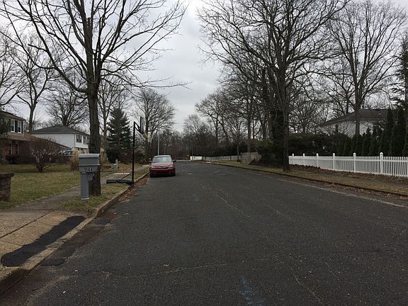 4th image of 1144 Roanoke Dr