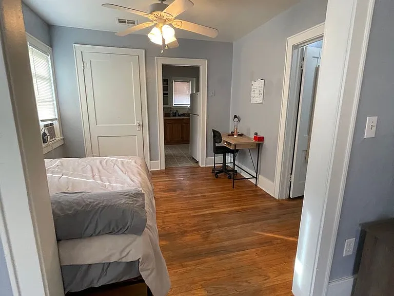 842 S Flood Ave — Photo 6