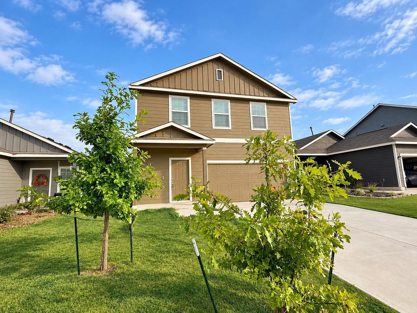 4 bed, 2.5 bath, 1950 sqft, $1,995 — Photo 3