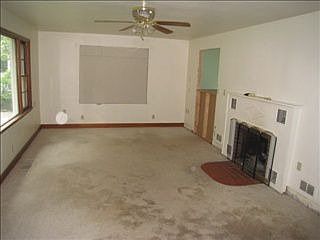 3rd image of 320 Clinton Ave