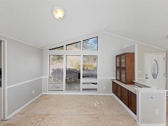 5th image of 2415 Hi Roc Rd NE