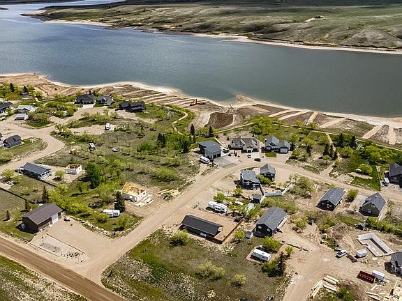 5th image of 8 Willow LANE