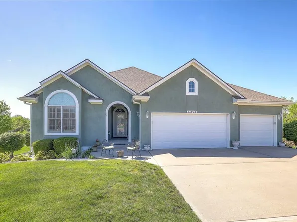 22622 Cole Ct, Peculiar, MO 64078