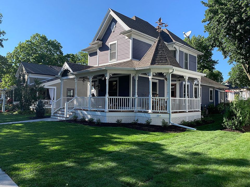 2nd image of 1127 Wisconsin St