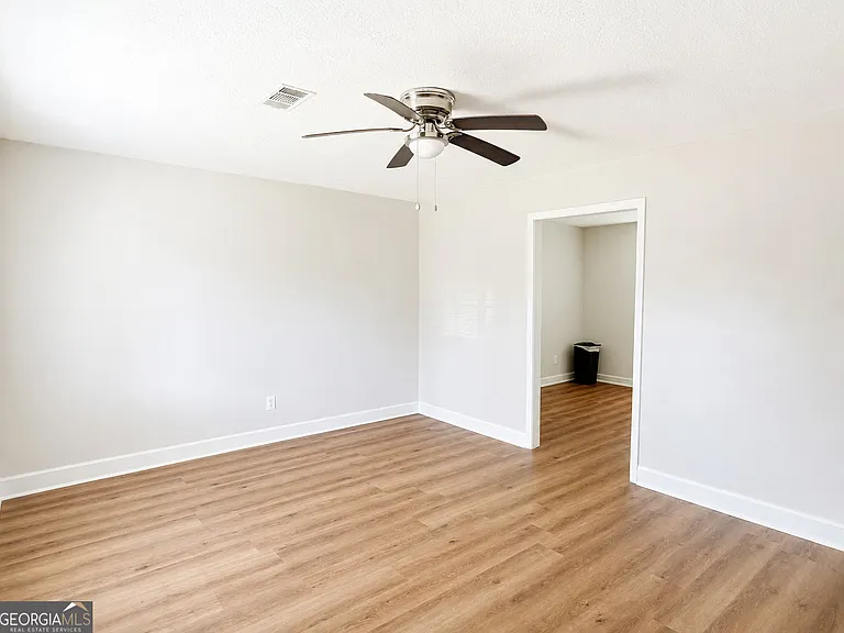 116 Bradley Cir — Photo 3