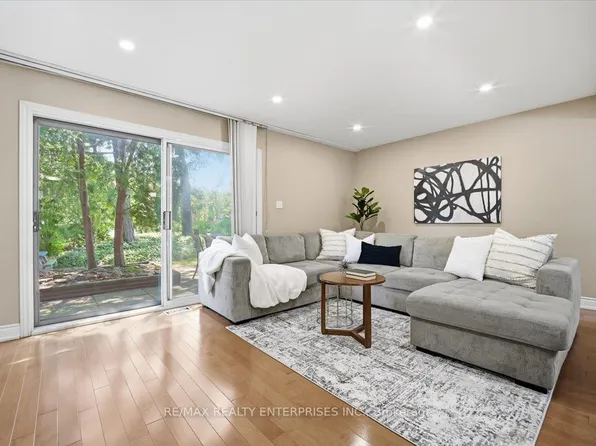 6855 Glen Erin Dr #2, Mississauga, ON L5N 1P6