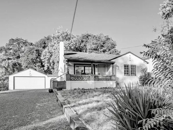 531 Preston Ave, Ione, CA 95640