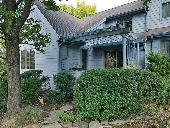 2nd image of 1 Woodstream Ct