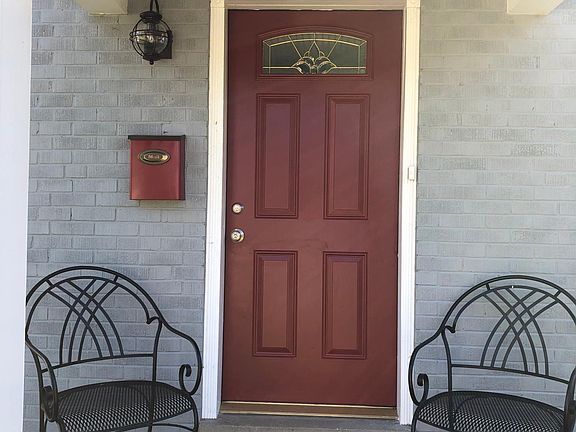 2nd image of 516 Hudson Ave