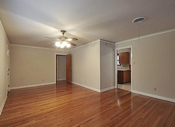 3rd image of 1203 Larkwood Dr