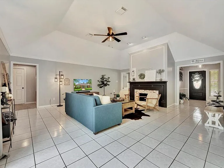 15402 Willow Shores Dr — Photo 12