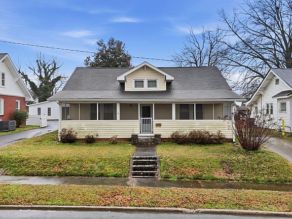 2nd image of 1017 Catawba St