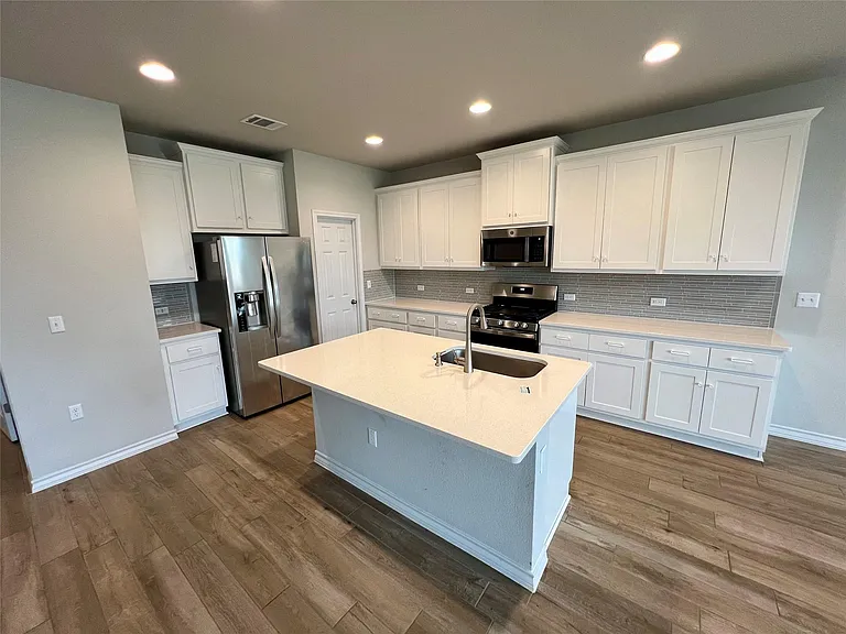 11908 Saddle Rock Dr — Photo 7