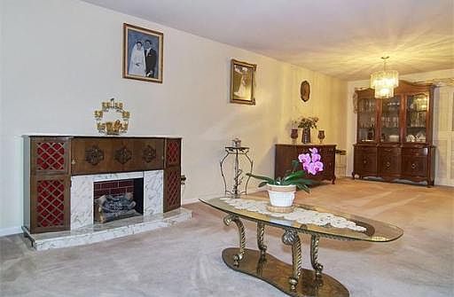 2nd image of 66 Duggan St