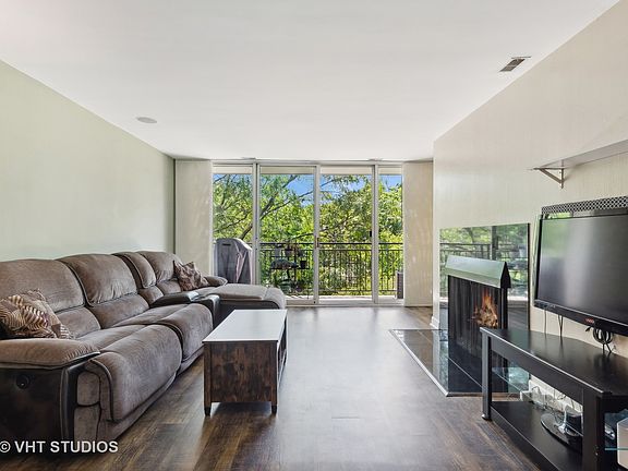 5th image of 5810 Oakwood Dr Unit 5M