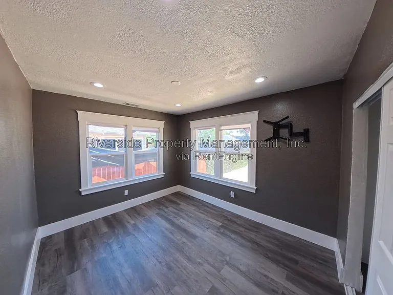 4379 Cover St — Photo 27