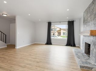 16562 Regina Cir APT 1, Huntington Beach, CA 92649