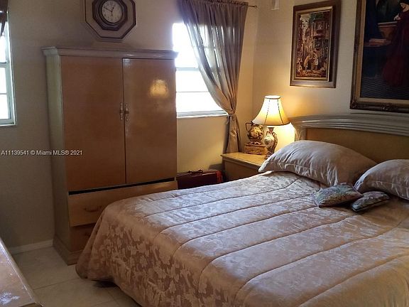 3rd image of 1750 NE 191st 523f Miami #523F