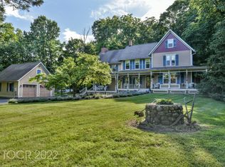 7 Carlough Rd, Upper Saddle River, NJ 07458