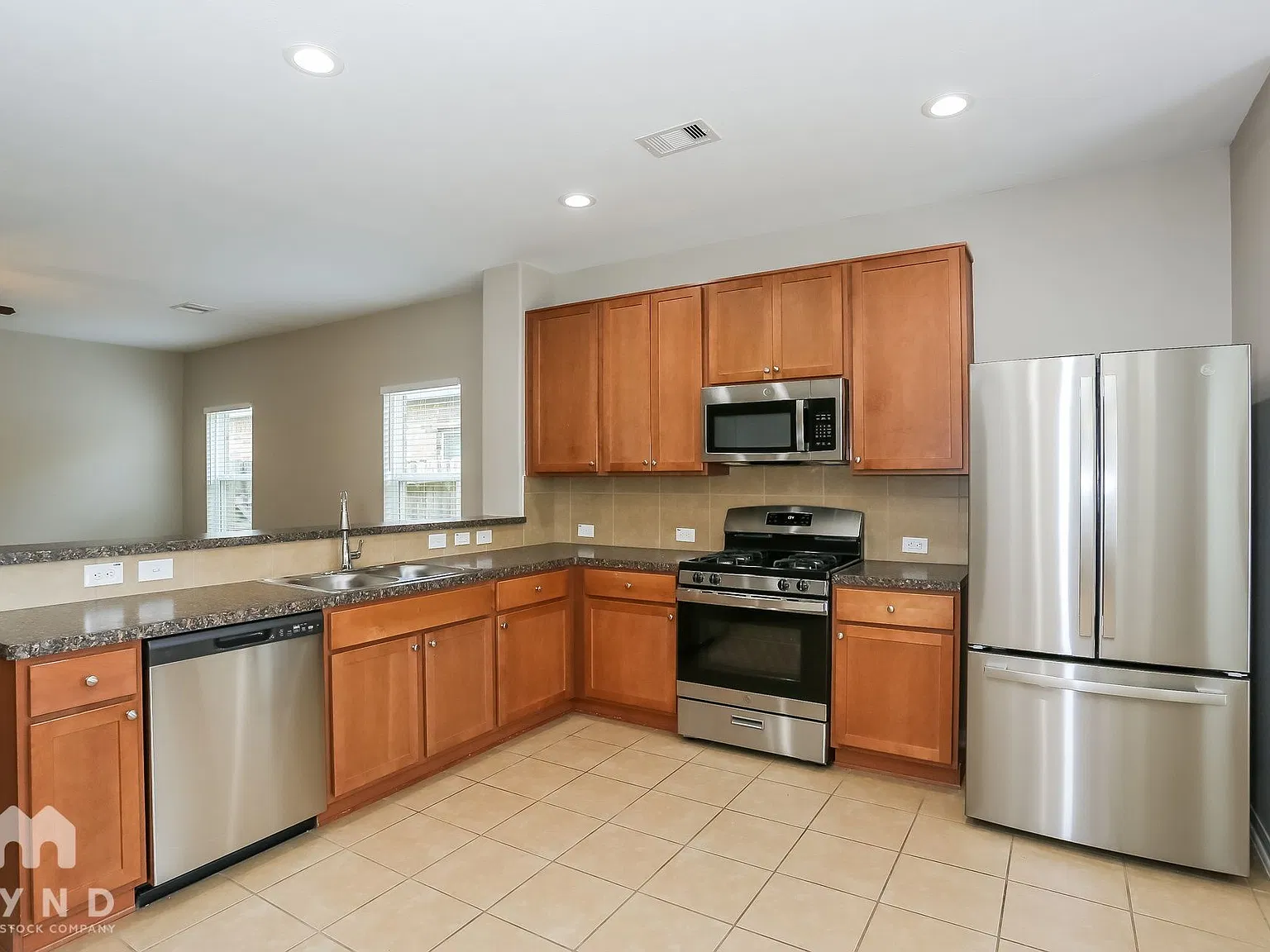 4 bed, 2.0 bath, 1639 sqft, $1,885 — Photo 2