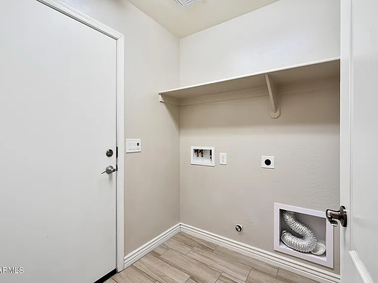 2209 E Hazeltine Way — Photo 24