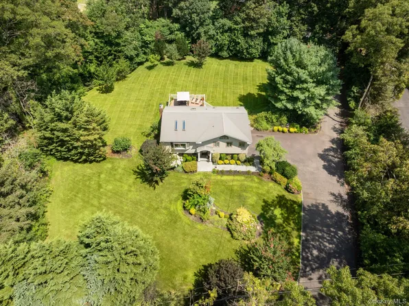 25 Brewster Avenue, Northport, NY 11768