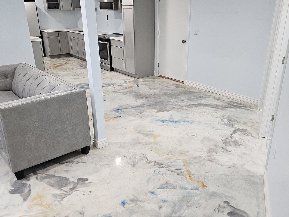 Living area, some furniture and rugs available: GrayLeather sofa. Glass coffe/ end table Rugs still in shipping package .
Because this is a unique floor design free interior design is available after lease w/ first months rent paid