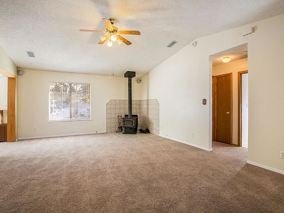 3rd image of 12 McCall Ln
