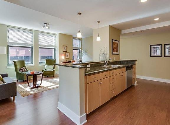 2nd image of 314 N Broadway APT 906