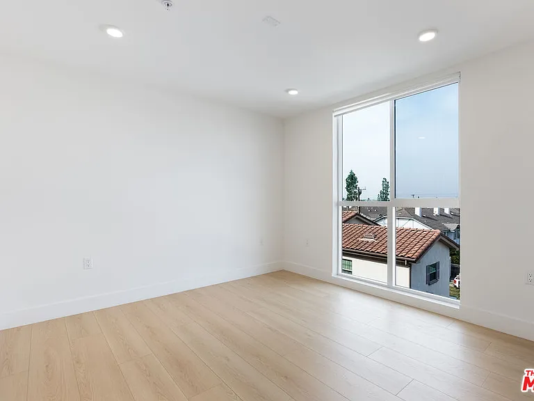 8561 Belmont St #6 — Photo 6