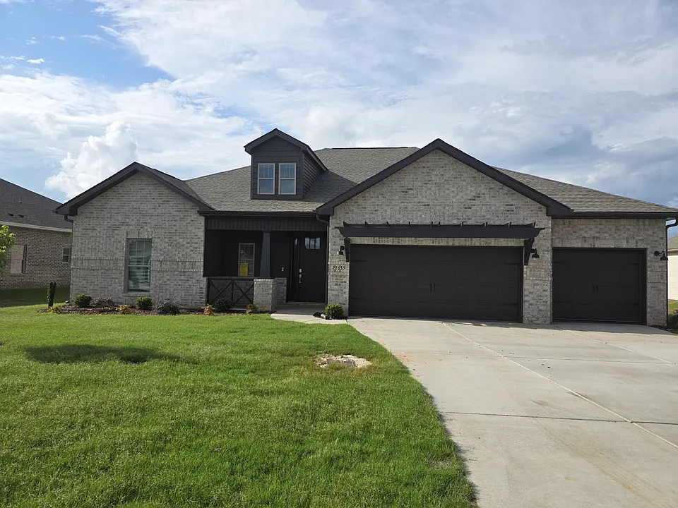 22635 Donahue Dr