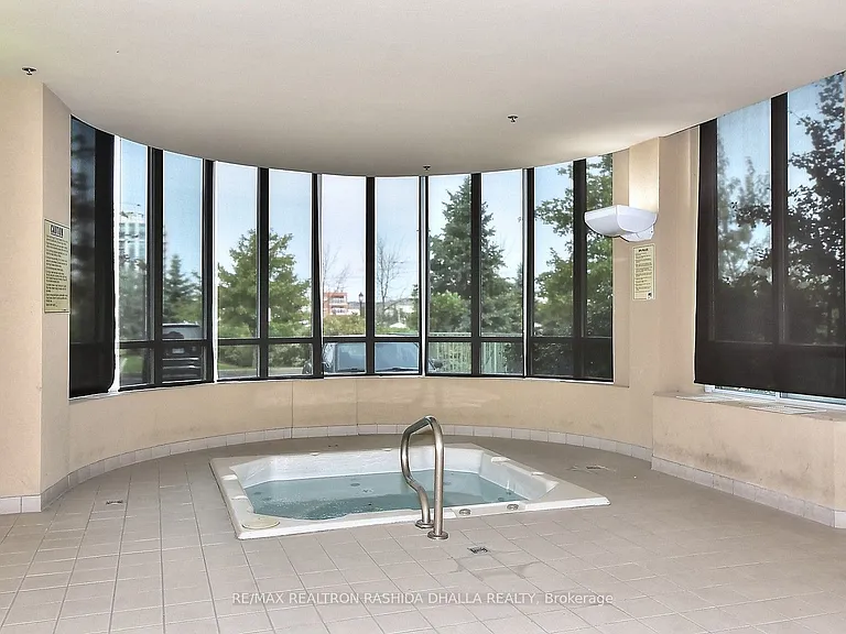 39 Oneida Cres #610 — Photo 35