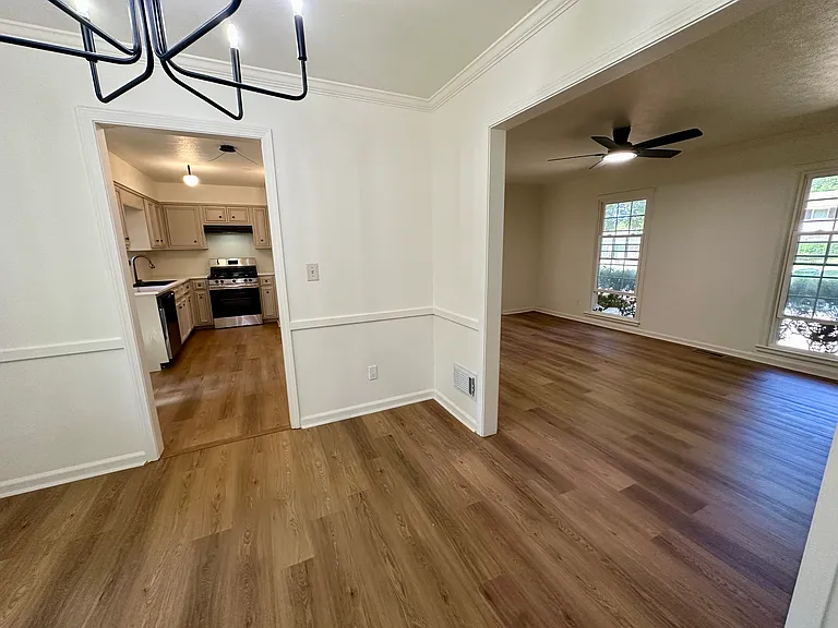 352 Henson Dr — Photo 17