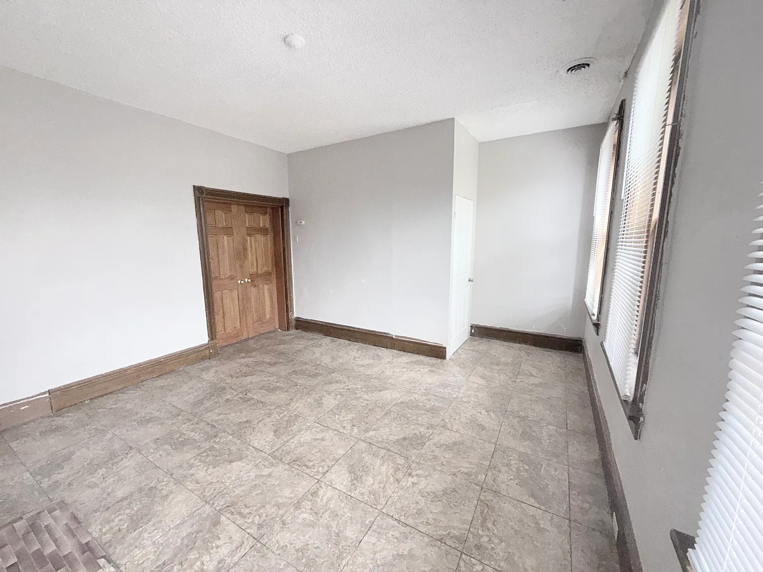1 bed, 1000 sqft, $850 — Photo 2