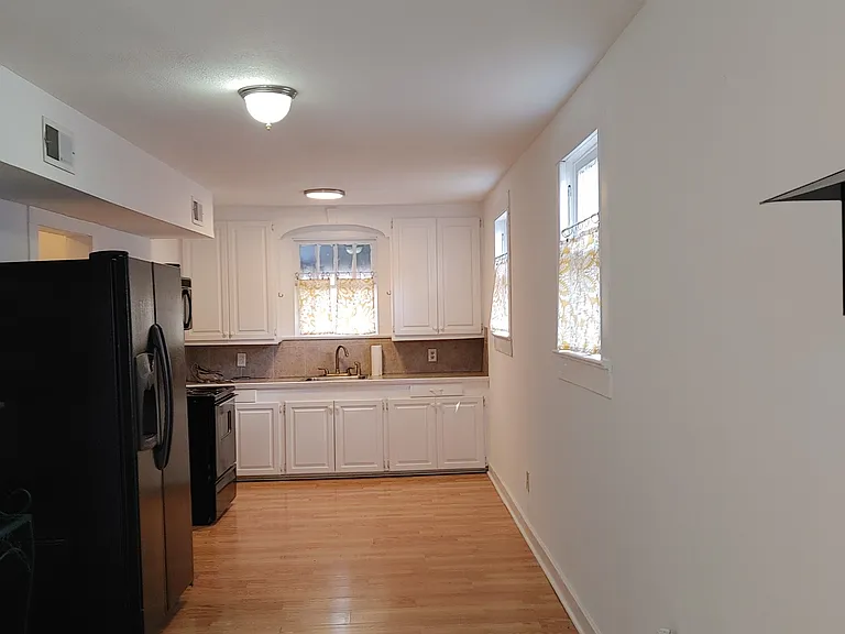 551 Glenmore Ave — Photo 6