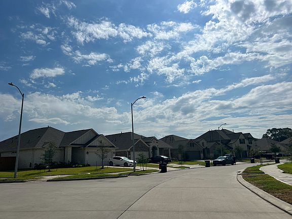 4th image of 32826 Chase William Dr