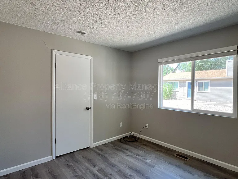 2462 E Willamette Ave — Photo 10