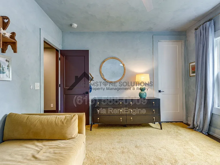 704 W End Cir — Photo 37