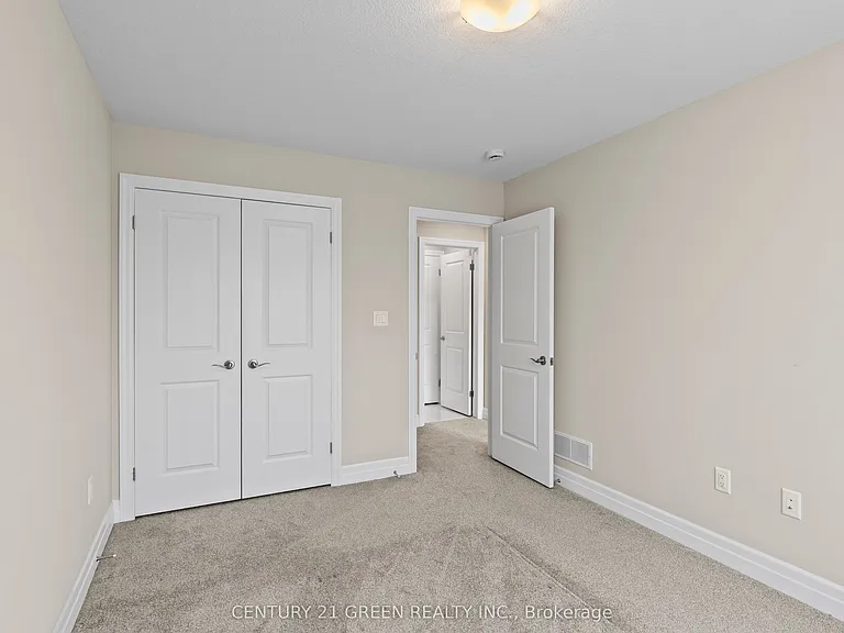851 Sarnia Rd — Photo 32
