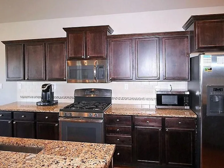 1610 W Cactus St — Photo 5